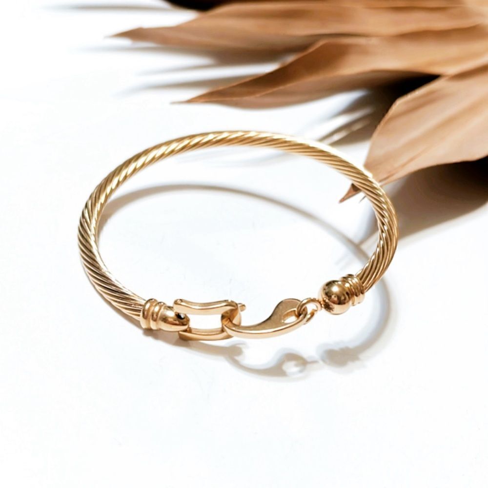 Minimalist  gold bangle  S353 - Picture 2 of 3